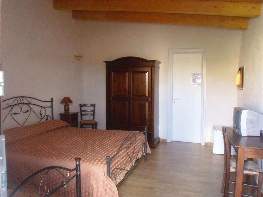 סאלבה Bio-Agriturismo Masseria La Palombara מראה חיצוני תמונה